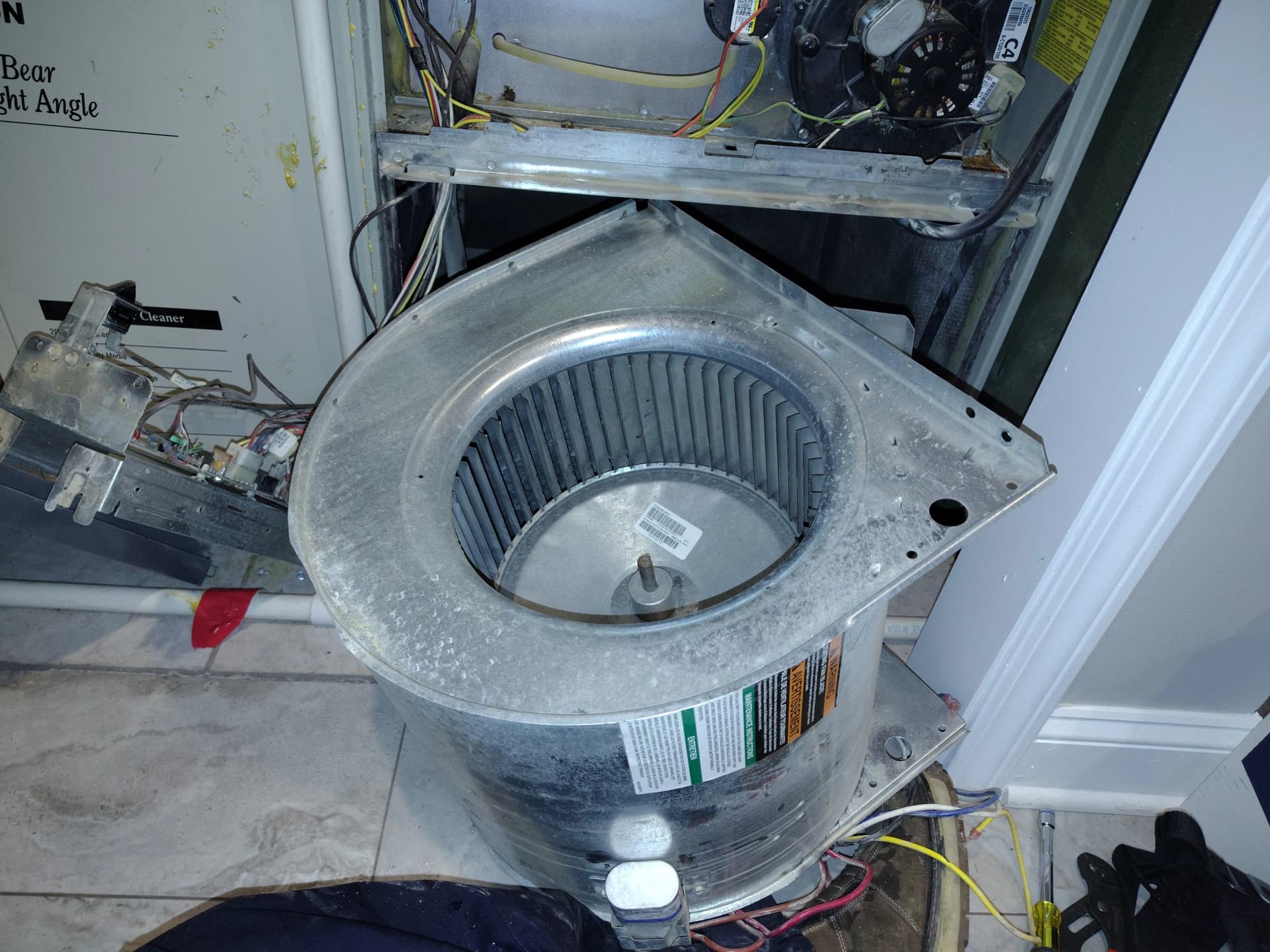 Gallery photos for A Dirty Filter Led to This Blower Motor Replacement: Image #1